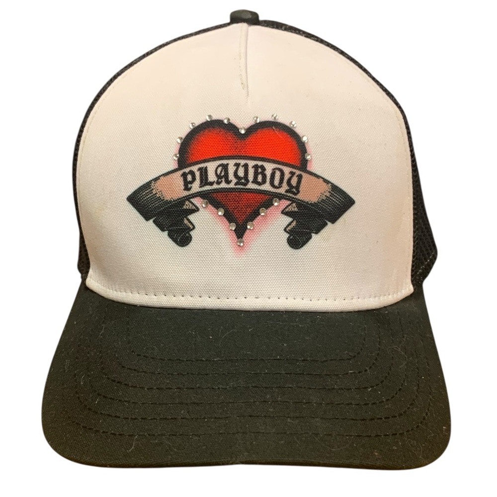 PLAYBOY Airbrushed Heart Design Black and White Unisex Mesh Trucker Cap Hat